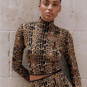 Express Animal Print Long Sleeve Crop Top